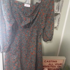 Pink lily dress size medium